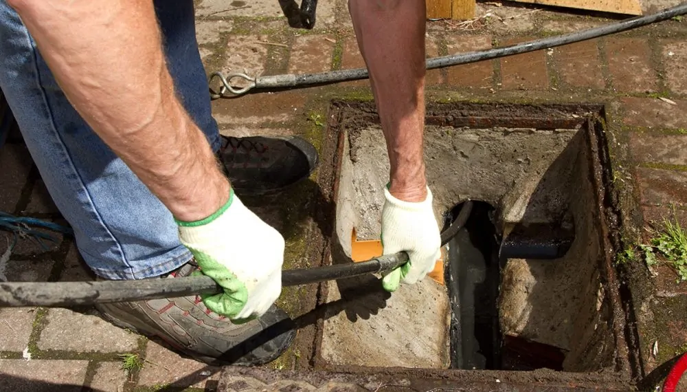 Pourquoi faire appel à notre entreprise de débouchage canalisation dans le Var 83